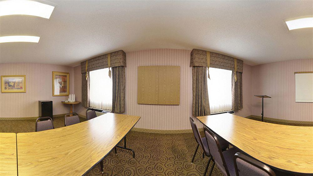 Quality Inn & Suites Woodstock Near Lake Geneva Екстер'єр фото