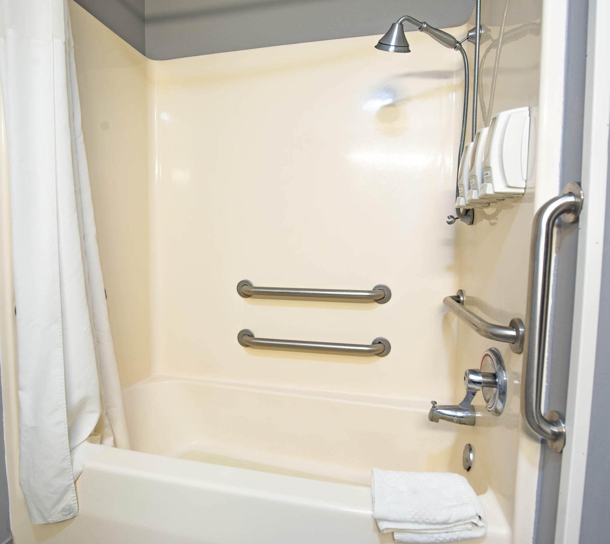 Quality Inn & Suites Woodstock Near Lake Geneva Екстер'єр фото
