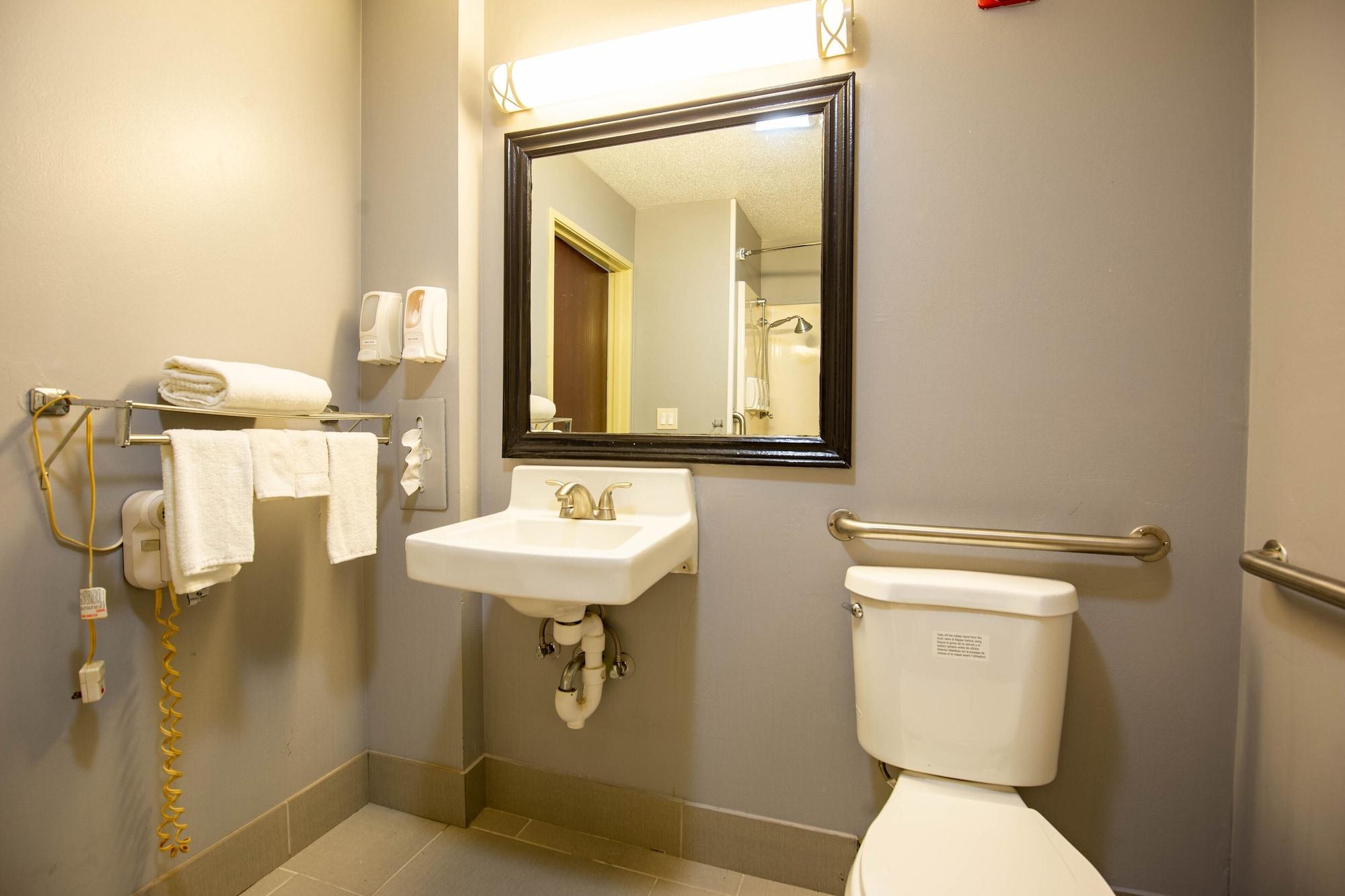 Quality Inn & Suites Woodstock Near Lake Geneva Екстер'єр фото