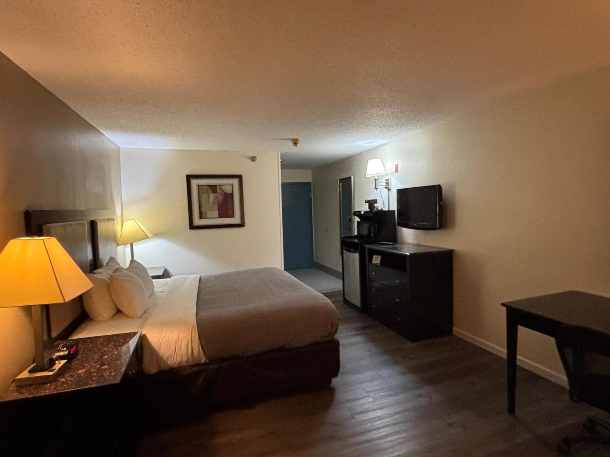 Quality Inn & Suites Woodstock Near Lake Geneva Екстер'єр фото