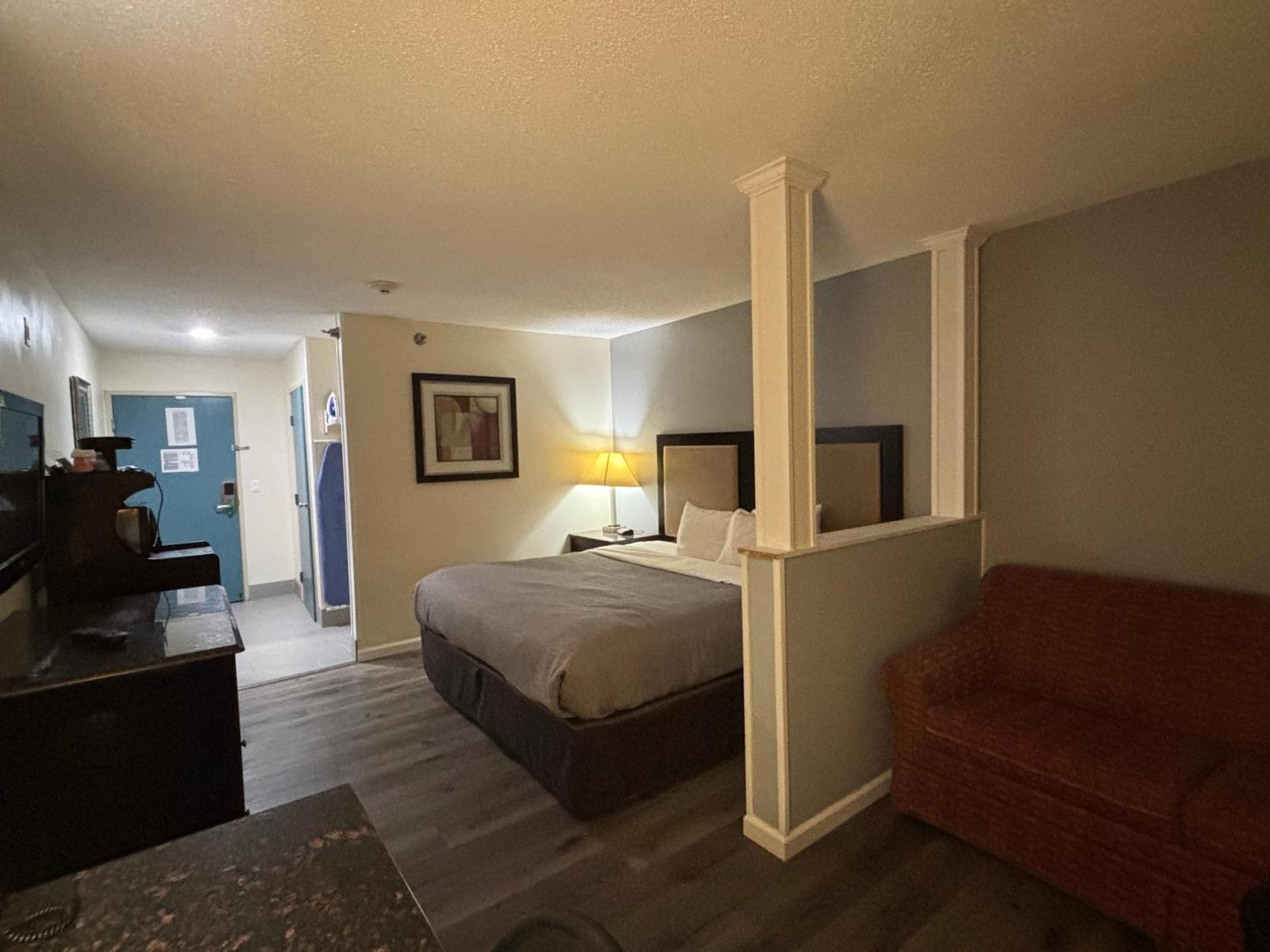Quality Inn & Suites Woodstock Near Lake Geneva Екстер'єр фото
