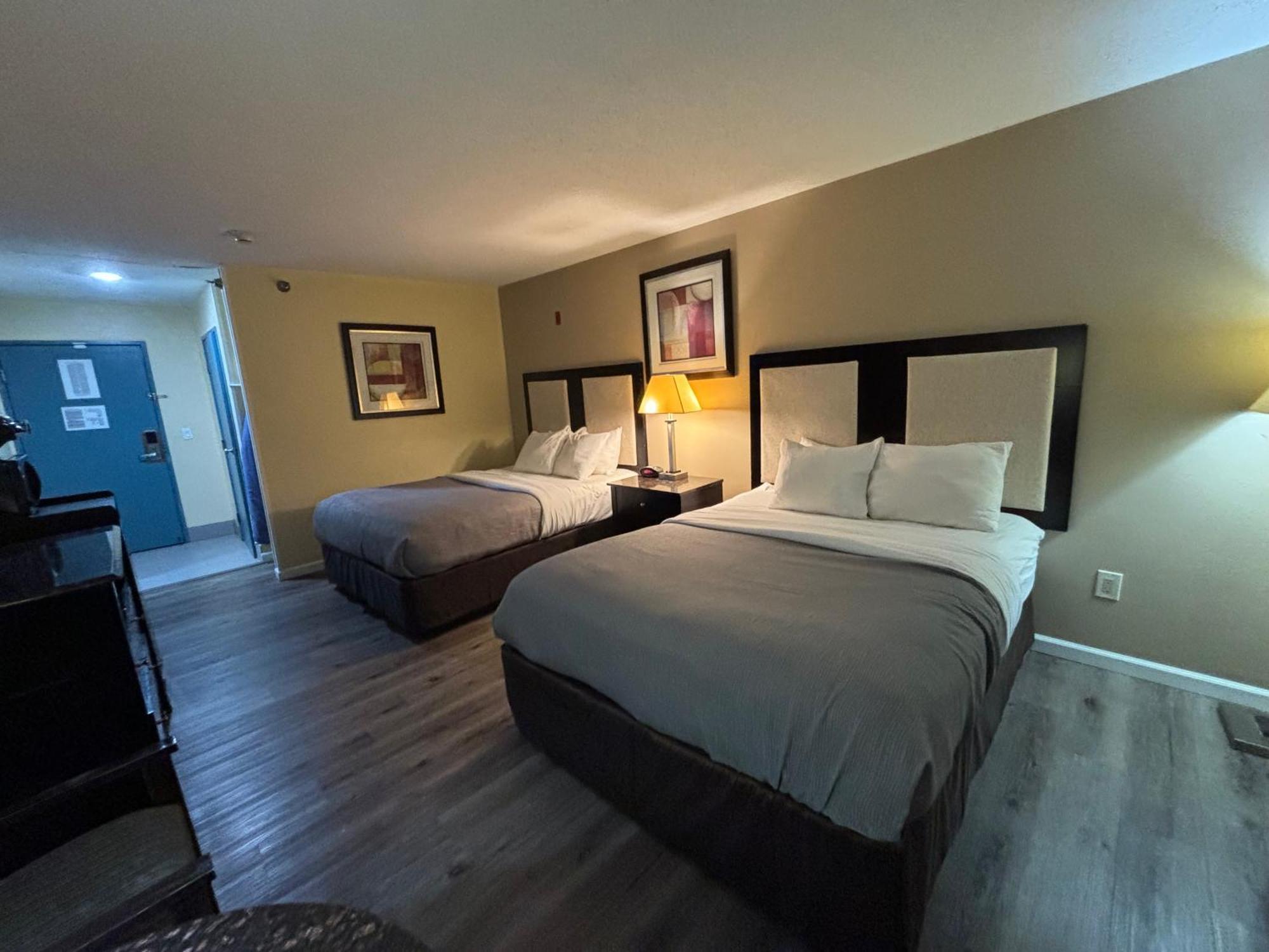 Quality Inn & Suites Woodstock Near Lake Geneva Екстер'єр фото