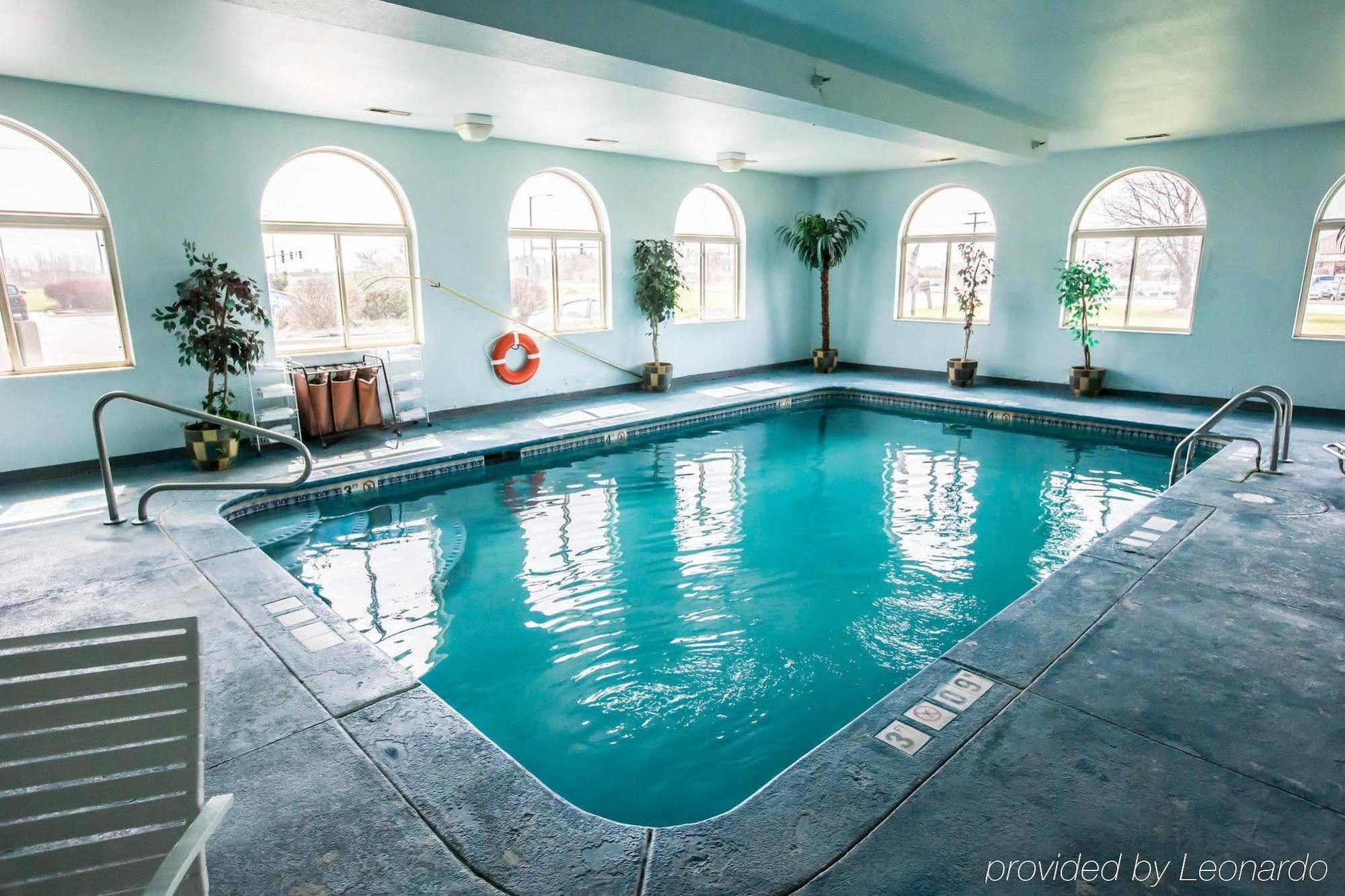 Quality Inn & Suites Woodstock Near Lake Geneva Екстер'єр фото