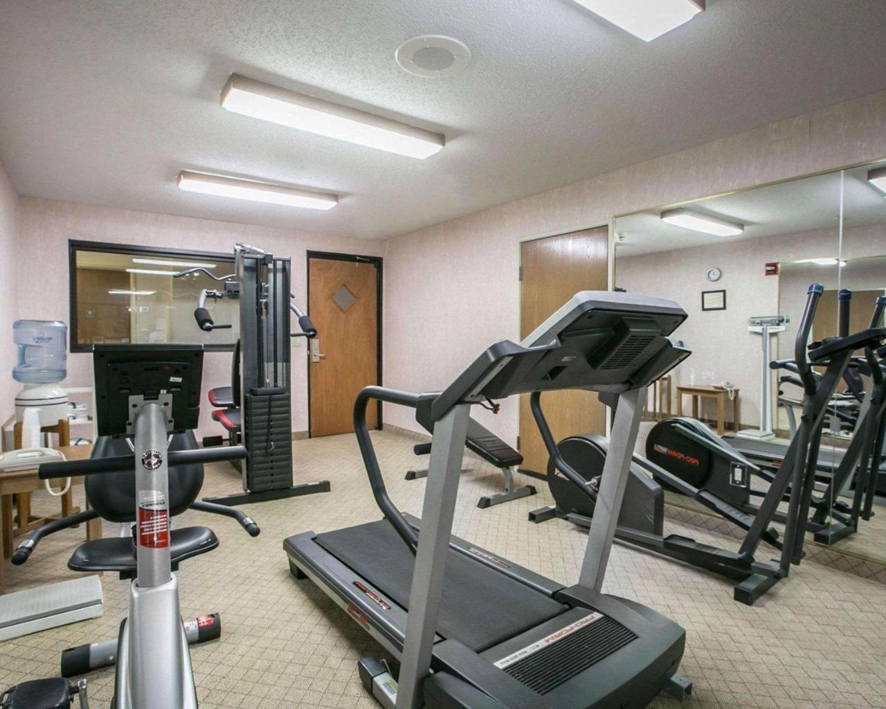 Quality Inn & Suites Woodstock Near Lake Geneva Екстер'єр фото